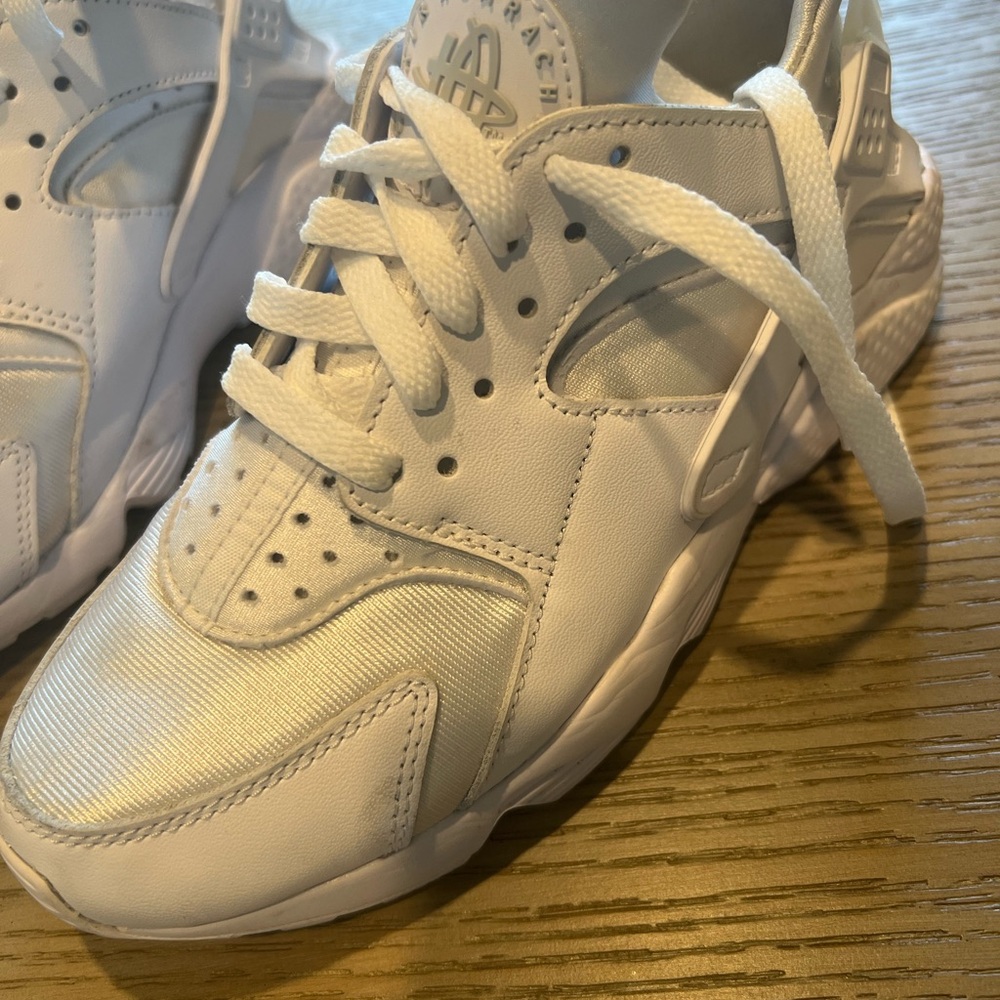 Nike shoes that have only been worn twice